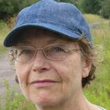 Liebe Angehörige,  in dieser Zeit des Schmerzes wünschen wir Ihnen Kraft, den Verlust im Kreise Ihrer Liebsten zu verarbeiten. Als Zeichen unserer Anteilnahme und des Gedenkens entzünden wir dieses erste Licht. Möge diese Gedenkseite Ihnen helfen, Erinner